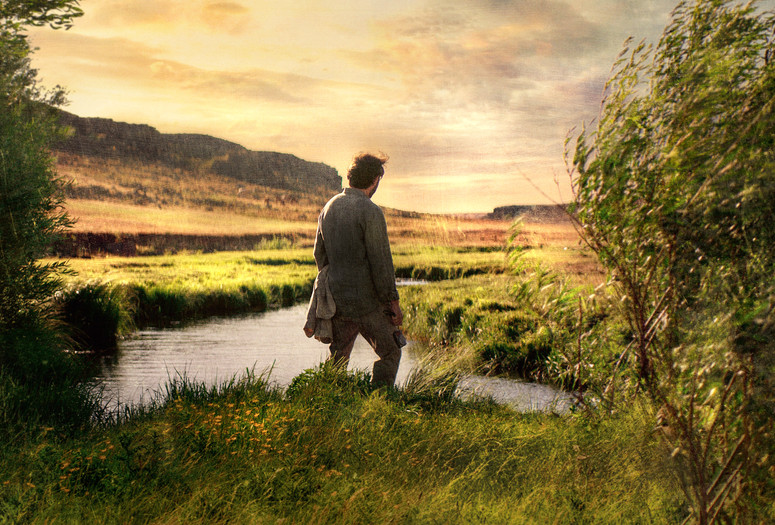 فیلم روی علف های خشک