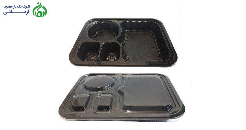 انواع ظروف یکبار مصرف چند قسمتی در آرمانی 724 ظروف یکبار مصرف چند قسمتی برای مصرف سریع و آسان طراحی شدهاند و در صنایع غذایی و رستورانها بسیار مورد استفاده قرار میگیرند. این ظروف معمولا از موادی مانند پلاستیک، فوم یا بیوپلیمرها ساخته میشوند و به دلیل یکبار مصرف بودن و عدم نیاز به شستشو و کاربری آسان، برای محلهایی که نیاز به صرفهجویی در زمان دارند، مناسب هستند. یکی از مزایای استفاده از ظروف یکبار مصرف چند قسمتی، سهولت استفاده و نگهداری از آنها است. با تقسیم ظروف به بخشهای مجزا، میتوان غذاها را به طور جداگانه در هر بخش قرار داد و از مخلوط شدن آنها جلوگیری کرد، همچنین طراحی مجزا بخشهای مختلف ظروف، امکان حمل و نگهداری مناسب را نیز فراهم میکند. پس از استفاده، این ظروف را میتوان به راحتی دور انداخت و نیازی به شستشوی آنها نیست. فروشگاه آرمانی 724 یکی از مراکز عرضه عمده انواع ظروف یکبار مصرف در مدلهای مختلف است. این فروشگاه با عرضه مستقیم و بدون واسطه این محصولات، مناسبترین قیمتها را ارائه میدهد. انواع ظروف یکبار مصرف ظروف یکبار مصرف چند قسمتی، انواع مختلفی دارند که بر اساس مواد ساخت، کاربردها و ویژگیهای متفاوتی دارند. در ادامه به برخی از انواع رایج این محصولات اشاره میکنیم: ● ظروف پلاستیکی: این نوع ظروف از پلاستیکهای درجه یک ساخته میشوند، سبک و قابل حمل هستند و برای نگهداری انواع مواد غذایی مورد استفاده قرار میگیرند. ظروف پلاستیکی در اندازهها و طرحهای مختلفی طراحی شدهاند و میتوانند قسمتهای جداگانه برای مواد مختلف داشته باشند. محبوبیت این نوع محصولات، بیشتر به دلیل قیمت بسیار ارزان و استفاده راحت آنها است. ● ظروف آلومینیومی: این نوع ظروف از آلومینیوم ساخته میشوند و به خاطر خواص حرارتی و مقاومت در برابر رطوبت و آب، برای نگهداری مواد غذایی به مدت طولانی مناسب هستند. ظروف آلومینیومی معمولا دوام بیشتری داشته و قابلیت نگهداری طولانی مدت مواد را دارند. ● ظروف فومی: این نوع ظروف از مواد فومی مانند پلیاستایرن ساخته و تهیه میشوند. ظرفهای فومی دارای مقاومت کمتری نسبت به ظروف پلاستیکی هستند؛ اما به عنوان جایگزینی ارزان قیمت و سبک برای نگهداری و حمل غذاها استفاده میشوند. این محصولت قابلیت تحمل حرارت را دارند و میتوانند انواع مواد غذایی را در خود تازه نگه دارند. ● ظروف کاغذی: ظرفهای کاغذی یکبار مصرف برای سرو غذاها به ویژه غذاهای خشک و مایع به کار میروند. این نوع ظروف از کاغذ مقاوم ساخته شده که معمولا از سلولز درختان تولید میشوند. این محصولات دارای ویژگیهایی هستند که آنها را به گزینهای مناسب برای مصرفکنندگان تبدیل میکند. یکی از ویژگیهای مهم ظروف کاغذی، وزن سبک آنها است، همچنین ظروف کاغذی قابلیت تاشدن را دارند؛ به این معنی که بعد از استفاده میتوان آنها را به صورت تاشده جمع کرد تا حجم کمتری را اشغال کنند. این محصولات معمولا دارای پوشش پلاستیکی داخلی هستند که به عنوان یک لایه محافظ عمل کرده و از نشت و رطوبت مواد غذایی داخل آن جلوگیری میکند. ● ظروف بیوپلیمری: این نوع ظروف از موادی مانند PLA (پلی لاکتیک) ساخته شده که از منابع طبیعی مانند گیاهان تهیه میشوند. استفاده از این ظرفها، باعث جلوگیری از آلودگیهای زیست محیطی خواهد شد؛ زیرا مواد اولیه تولید آنها طبیعی بوده و به راحتی در طبیعت تجزیه میشوند. کاربردهای ظروف یکبار مصرف ظروف یکبار مصرف چند قسمتی دارای کاربردها و مزایای مختلفی هستند. این محصولات برای رستورانها، سفرها، حمل و نقل غذاهای بستهبندی شده، رویدادها، کیتهای غذای آماده و استفاده روزانه به کار میروند. این ظرفها، ساده، بهداشتی و پرکاربرد هستند، زیرا نیازی به شستشو و نگهداری بعد از مصرف ندارند. استفاده از ظروف یکبار مصرف در شرایط مختلف مانند مهمانیهای شلوغ بسیار کاربردی خواهد بود. استفاده مداوم از ظروف یکبار مصرف میتواند به حفظ محیط زیست کمک کند، اما باید به دفع صحیح آنها و جلوگیری از آلودگی زیست محیطی توجه کنیم. خرید انواع ظروف یکبار مصرف در آرمانی 724 ظرفهای یکبار مصرف چند قسمتی دارای کاربردها و مزایای زیادی هستند. این محصولات به دلیل استفاده راحت و قیمت مقرون به صرفه، به یکی از پرمصرفترین لوازم مورد استفاده در بازار تبدیل شدهاند. عرضه این ظرفها در طرح، اندازه و رنگهای مختلف در فروشگاه آرمانی 724 انجام میشود. ظروف آرمانی 724 به صورت کلی و جزئی عرضه میشوند و به دلیل فروش مستقیم، بهترین قیمتهای بازار را دارند. برای ثبت سفارش و خرید این محصولات، میتوانید از طریق سایت فروشگاهی آرمانی 724 اقدام نمایید.