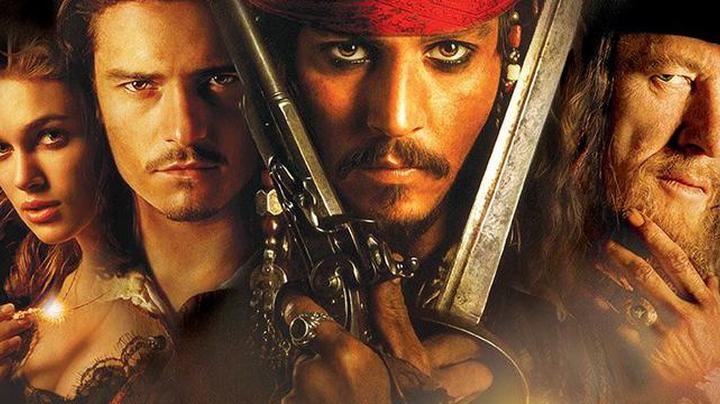 معرفی فیلم ماجراجویی نفرین مروارید سیاه دزدان دریایی کارائیب