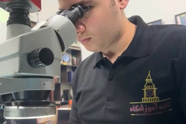 8 مزیت آموزش تعمیرات موبایل در کافه آموزشگاه