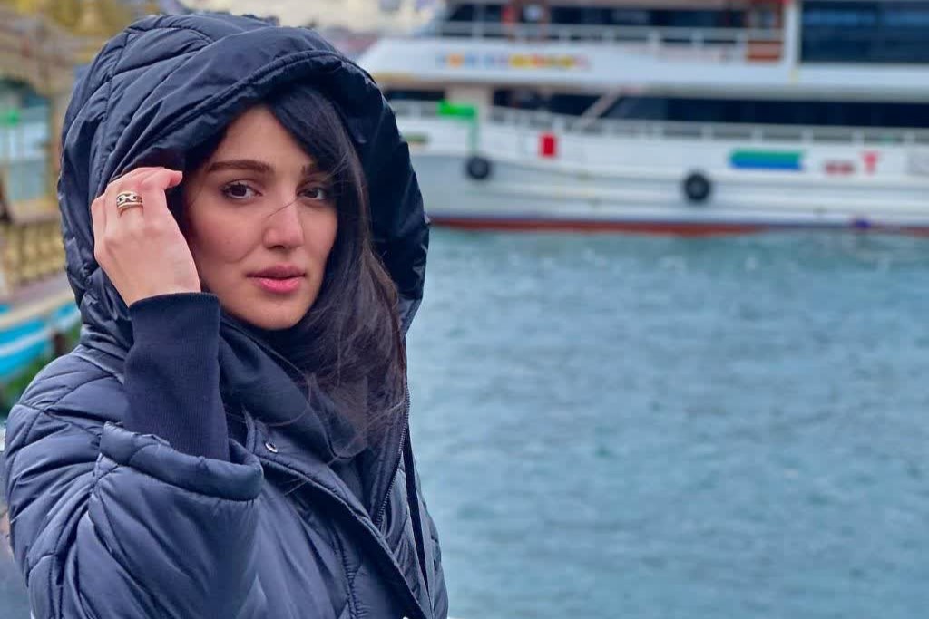 بازیگر نقش هوژان در سریال ناریا
